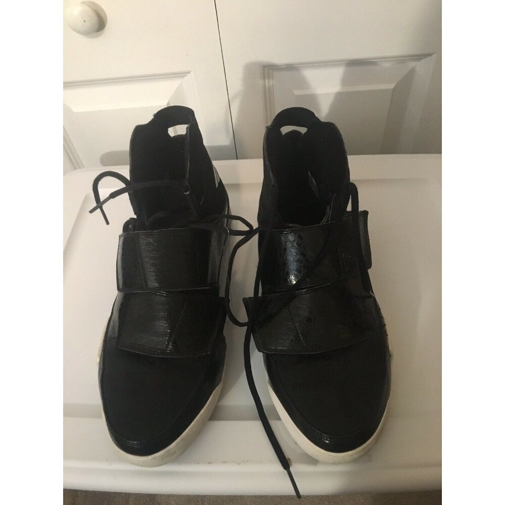 Vtg ADIDAS Black And White Hightops With Flaps Sz 13 MENS Rare‎